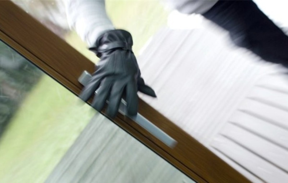 “Ανοιγε” σπίτια στον Πειραιά