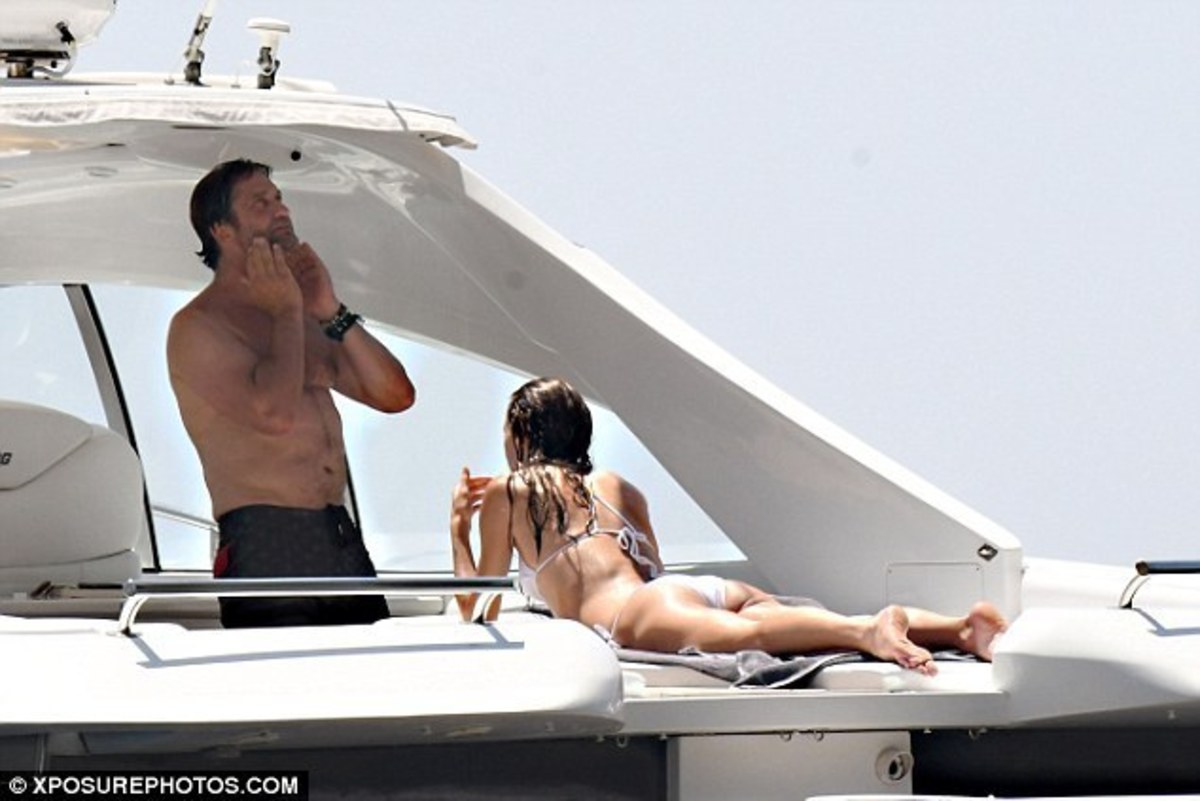 Gerard Butler: Στη Μύκονο με τη σύντροφό του!