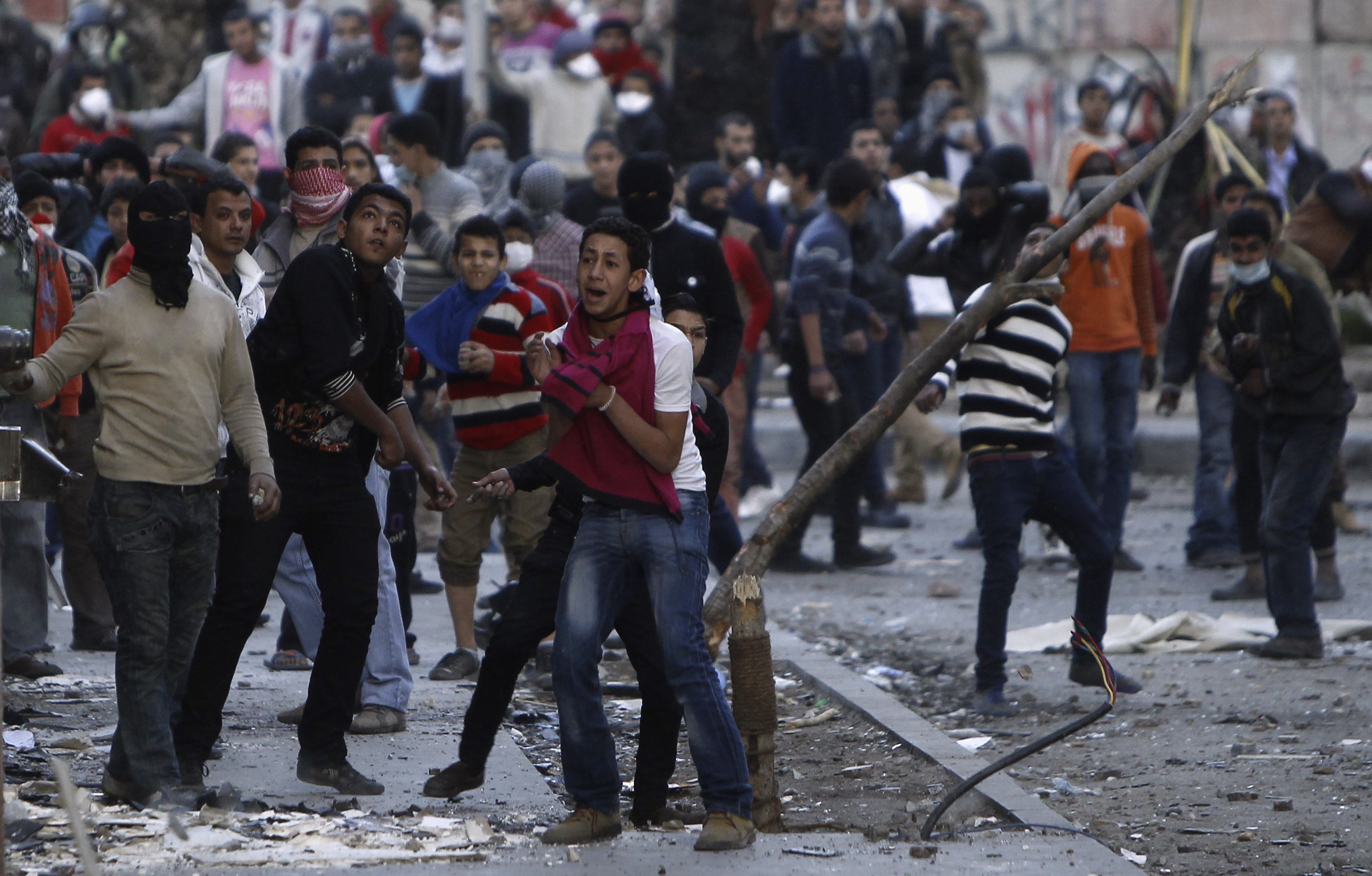 Νεκροί και τραυματίες στο “πεδίο μάχης” του Καΐρου