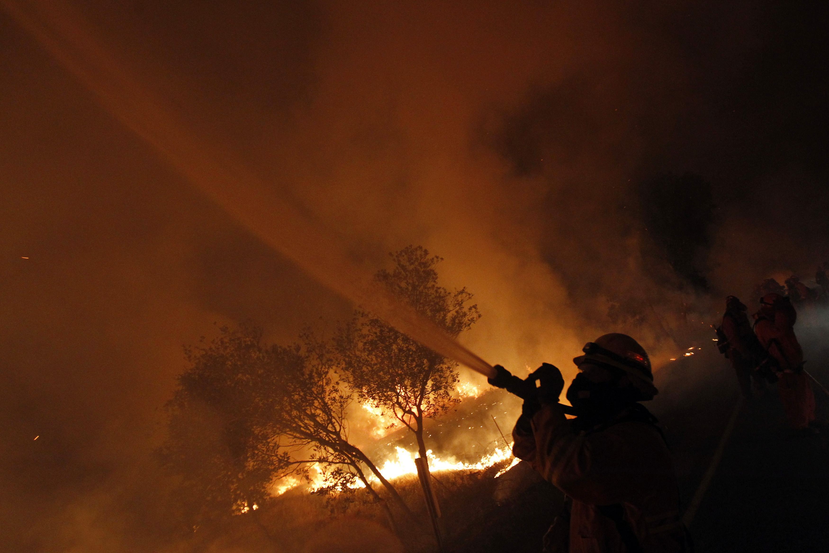 Καλιφόρνια: Για τέταρτη μέρα μαίνεται η μεγάλη φωτιά