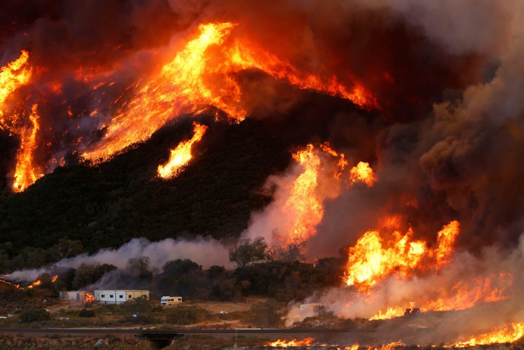 ΗΠΑ: Ανεξέλεγκτη η Blue Cut Fire – Ξεσπιτώθηκαν άλλοι 80.000 άνθρωποι [pics]