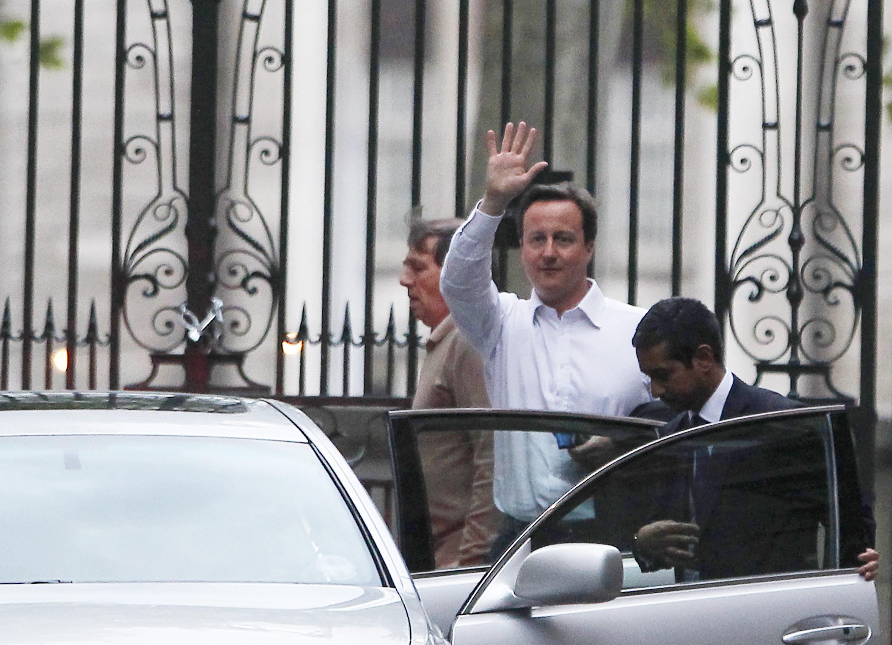 Ο Ντέιβιντ Κάμερος ακόμη περιμένει να δει αν θα είναι ο επόμενος πρωθυπουργός της Βρετανίας. ΦΩΤΟ REUTERS