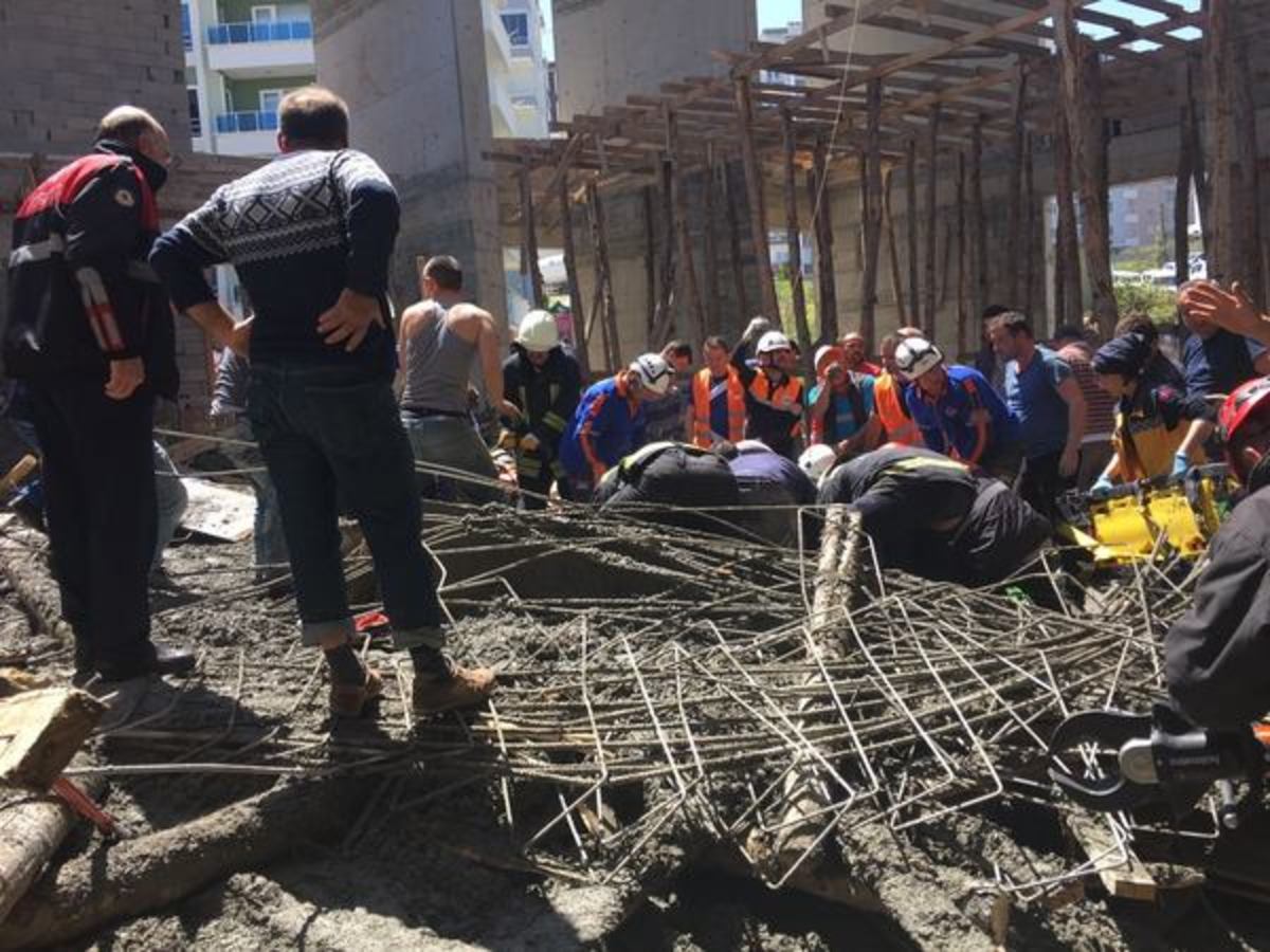 Δυστύχημα σε ανέγερση τζαμιού στην Τουρκία! Τουλάχιστον τρεις νεκροί [pics]