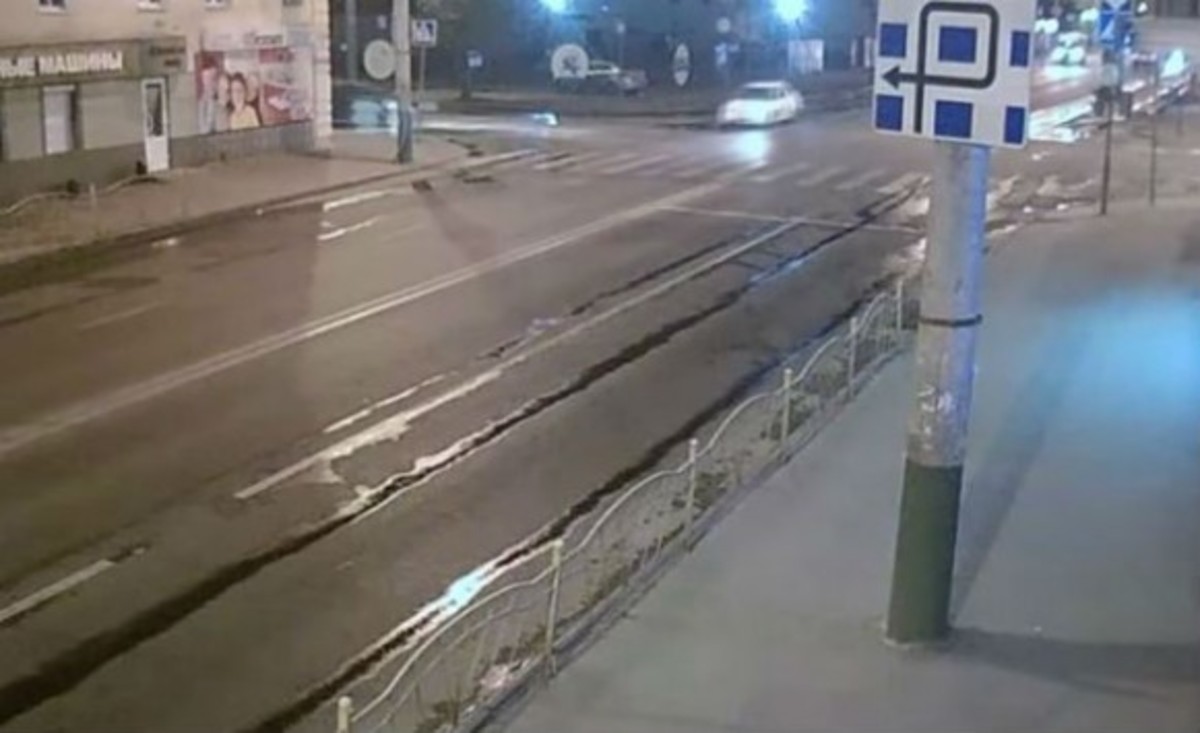 Σύγκρουση αυτοκινήτων σε διασταύρωση