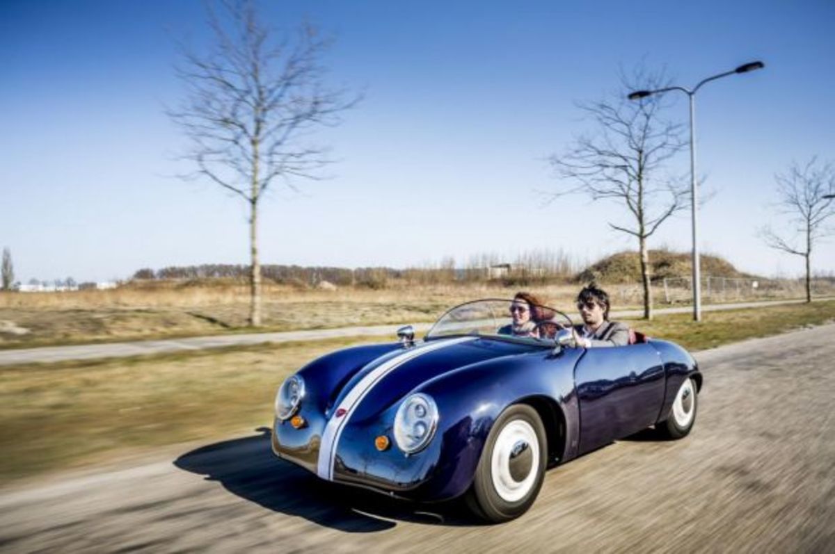 Ηλεκτρική replica της Porsche 356 σε… μίνι συσκευασία