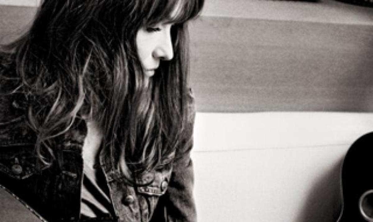 Carla Bruni: Η πρώην πρώτη κυρία της Γαλλίας επιστρέφει στη δισκογραφία. Άκουσε το νέο της τραγούδι