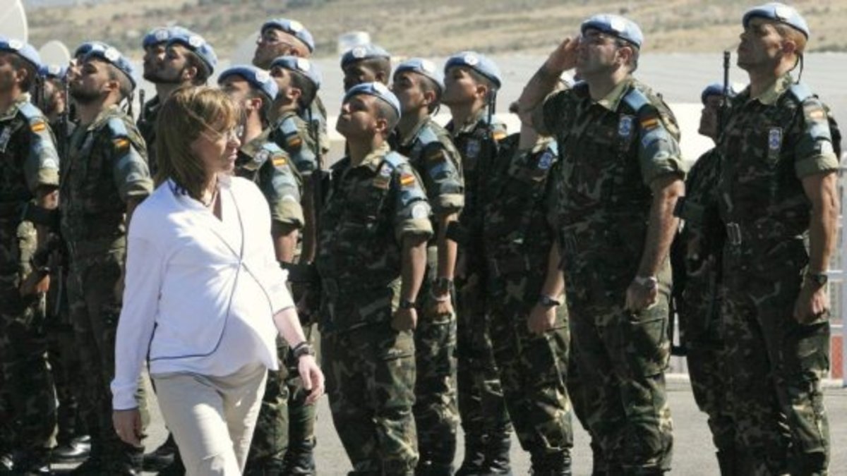 Έφυγε η Κάρμεν Τσακόν, η πρώτη γυναίκα υπουργός Αμύνης της Ισπανίας [pics]