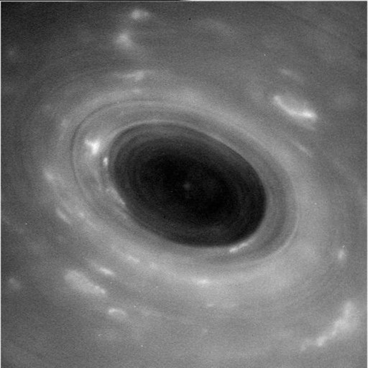 Cassini: Οι πιο κοντινές (και εντυπωσιακές) φωτογραφίες του Κρόνου [pics]