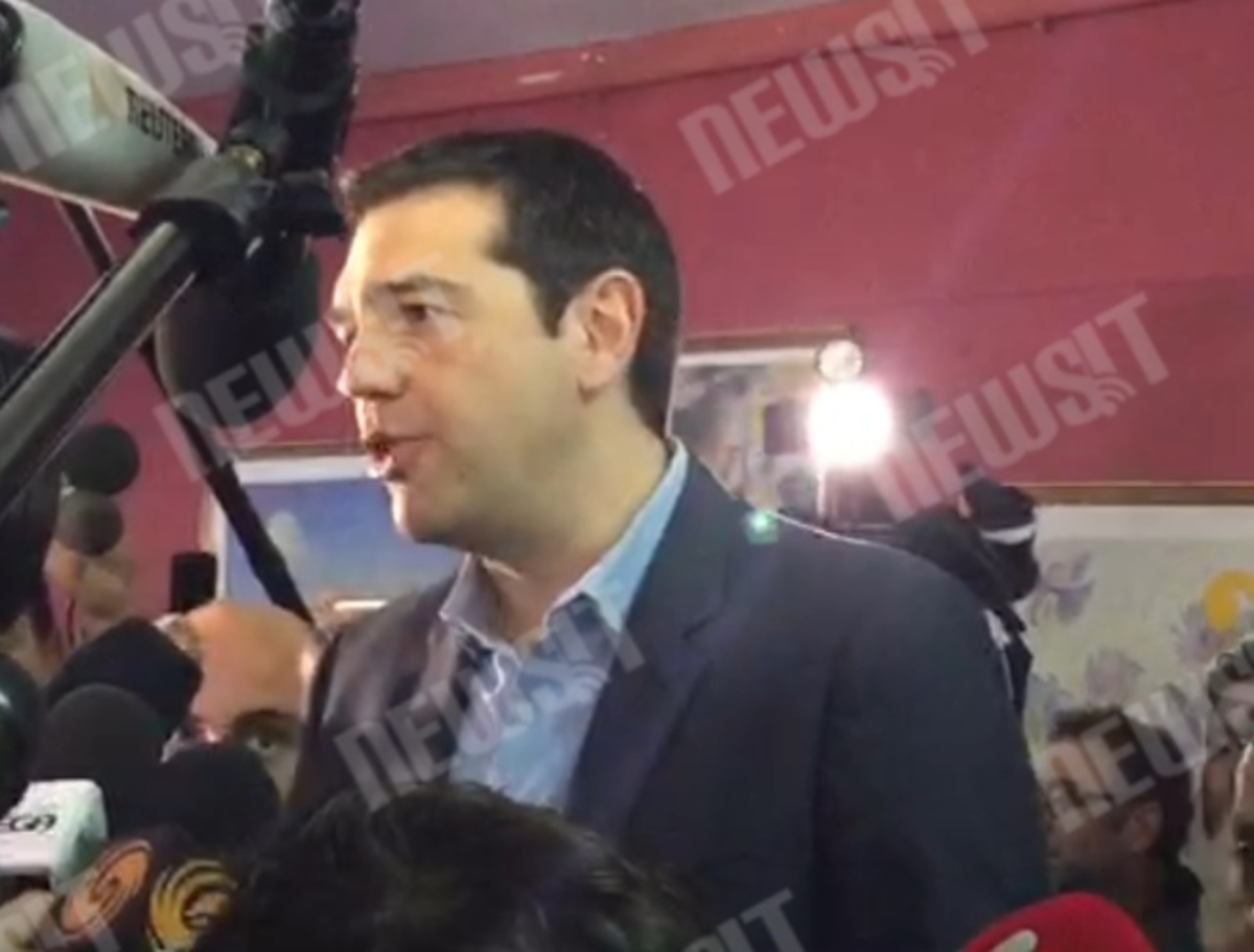 Συνωστισμός στη δήλωση Τσίπρα