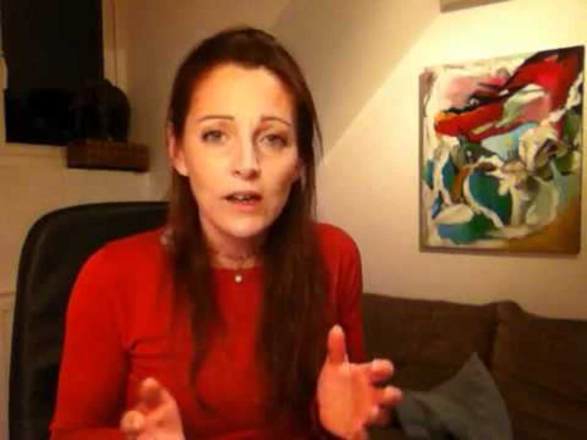 Η “σύγχρονη μούσα” Celia Gates μιλάει για την Ελλάδα σε κρίση, τον Σωκράτη και το μέλλον των επιχειρήσεων