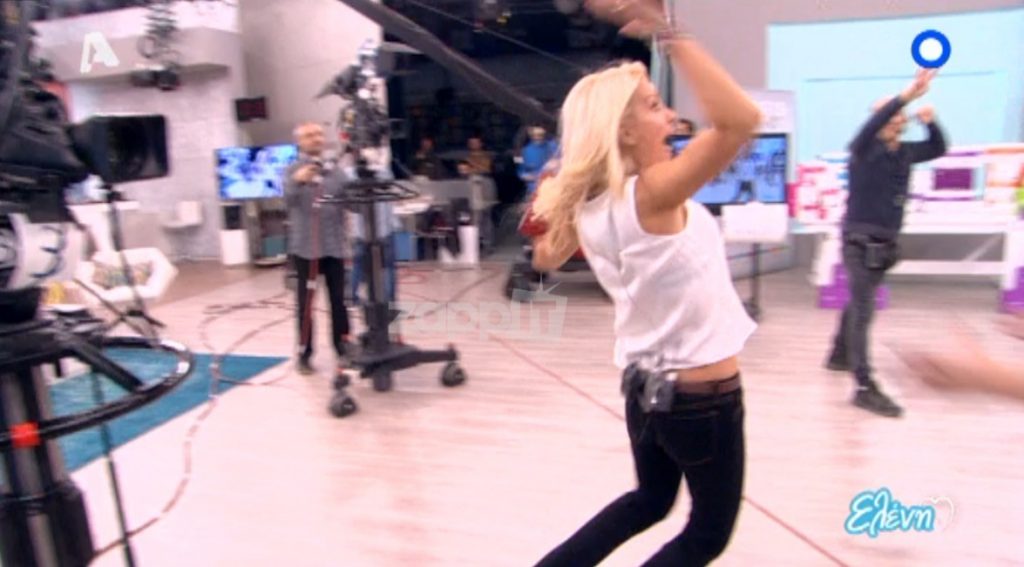 Mannequin challenge: Η Ελένη Μενεγάκη κατατρόμαξε από τη νέα μόδα που «χτύπησε» στο πλατό της!