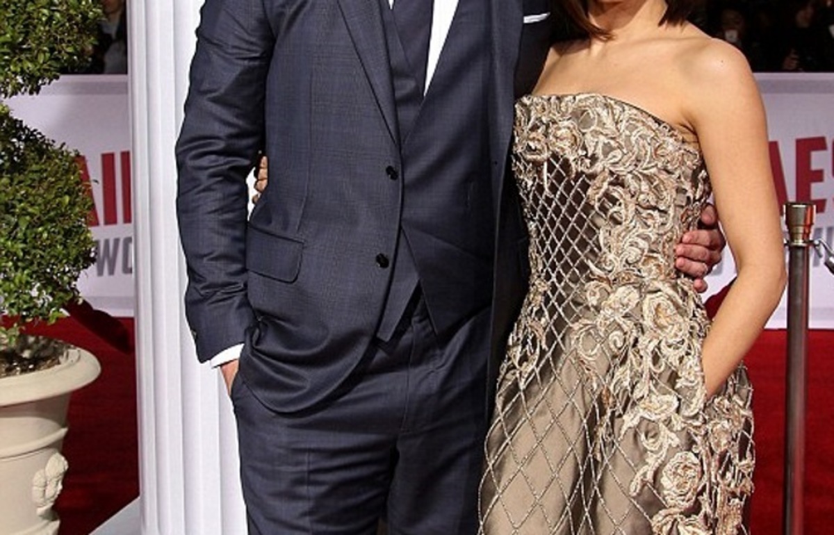 Πασίγνωστος ηθοποιός φωτογράφησε γυμνή τη γυναίκα του στο κρεβάτι! [pic]