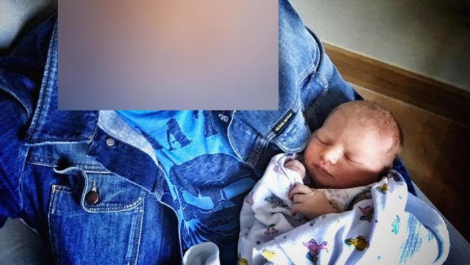 Η πρώτη φωτογραφία πασίγνωστου μάγειρα με τον νεογέννητο γιο του!