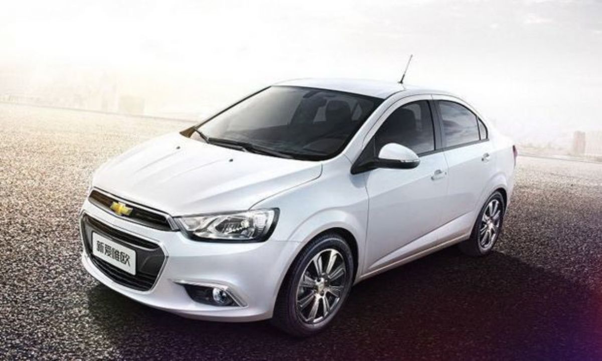 Η Chevrolet ανανέωσε τα Aveo σεντάν και χάτσμπακ