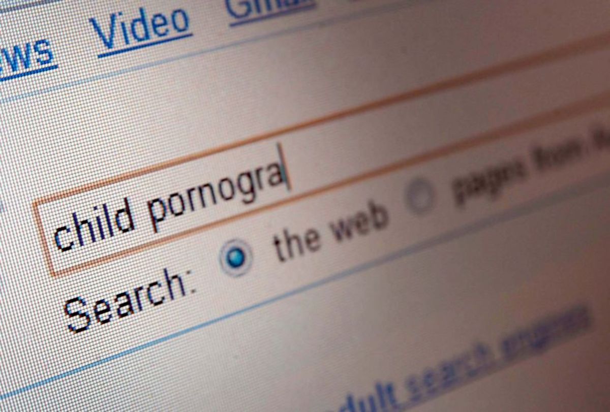 Δίωξη κατά διπλωμάτη για κατοχή πορνογραφικού υλικού