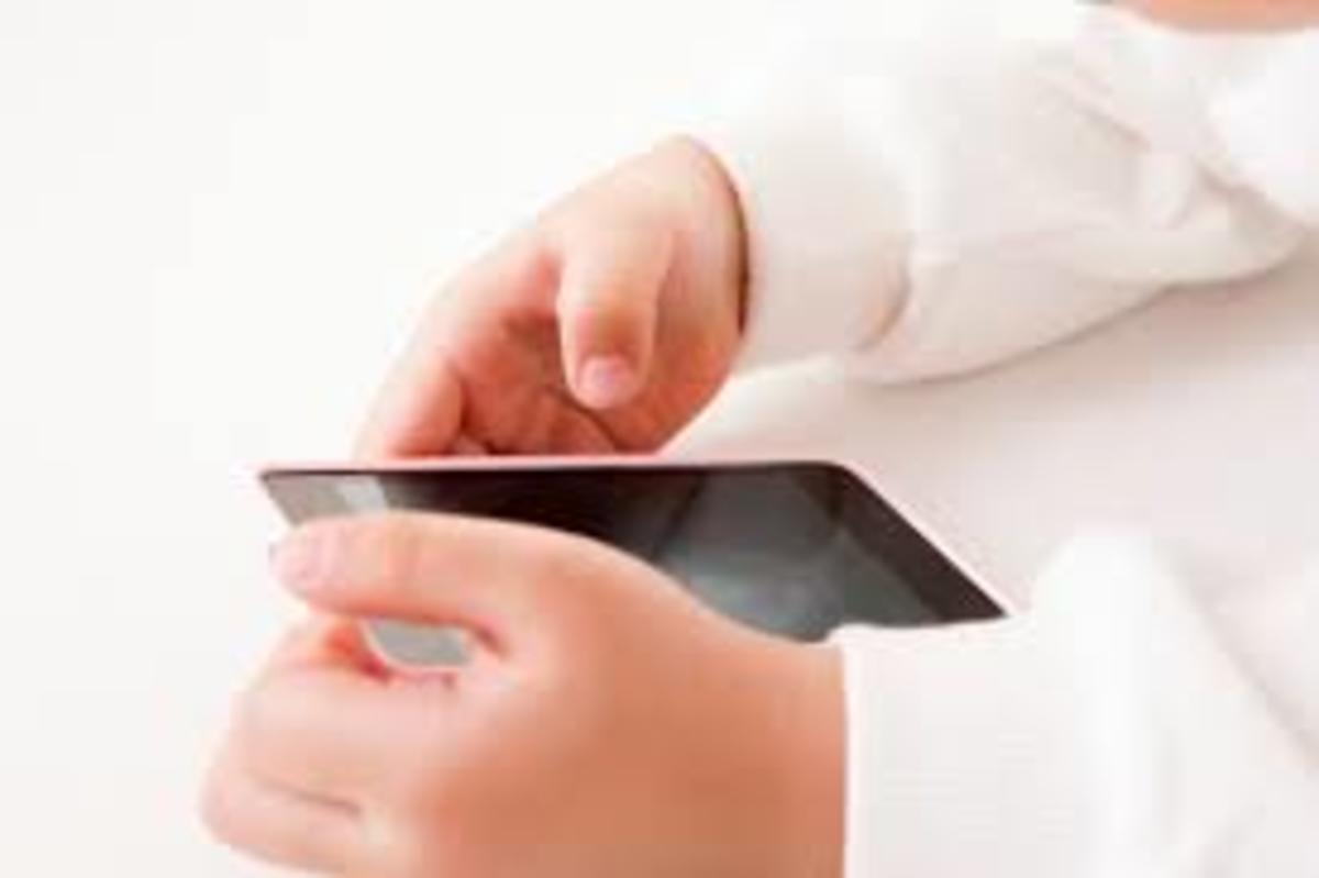 SOS από τους επιστήμονες: Απογορευτικό το κινητό για τα παιδιά! Προστατέψτε την υγεία τους!