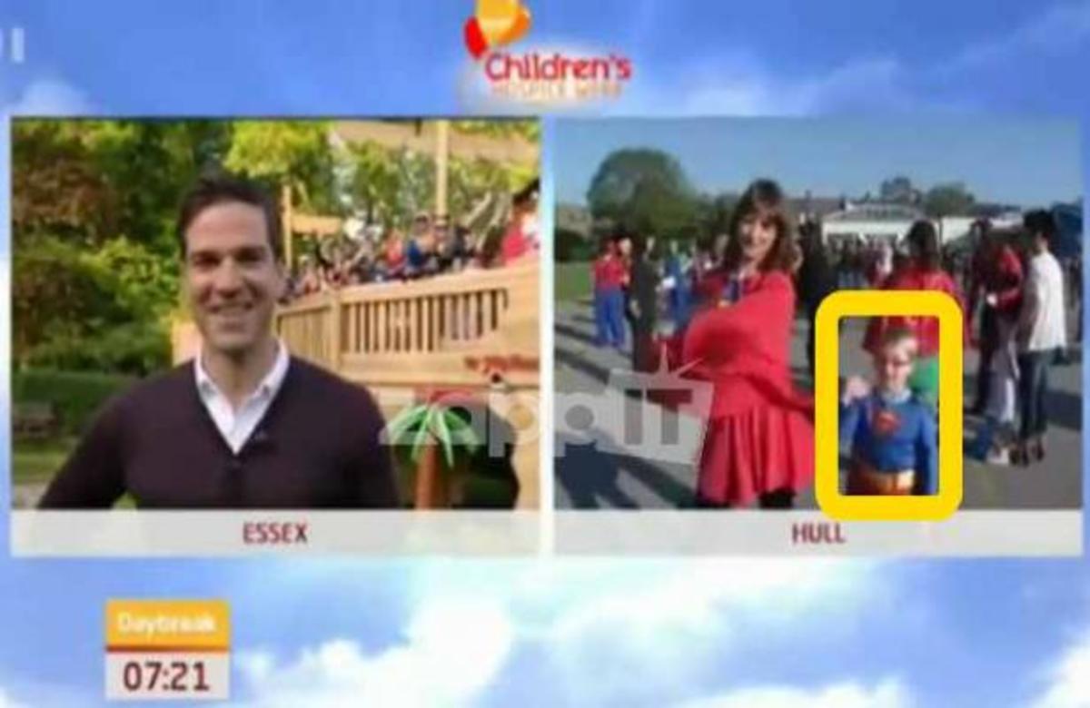 Ρεπόρτερ χαστούκισε παιδάκι στον αέρα τηλεοπτικής εκπομπής!