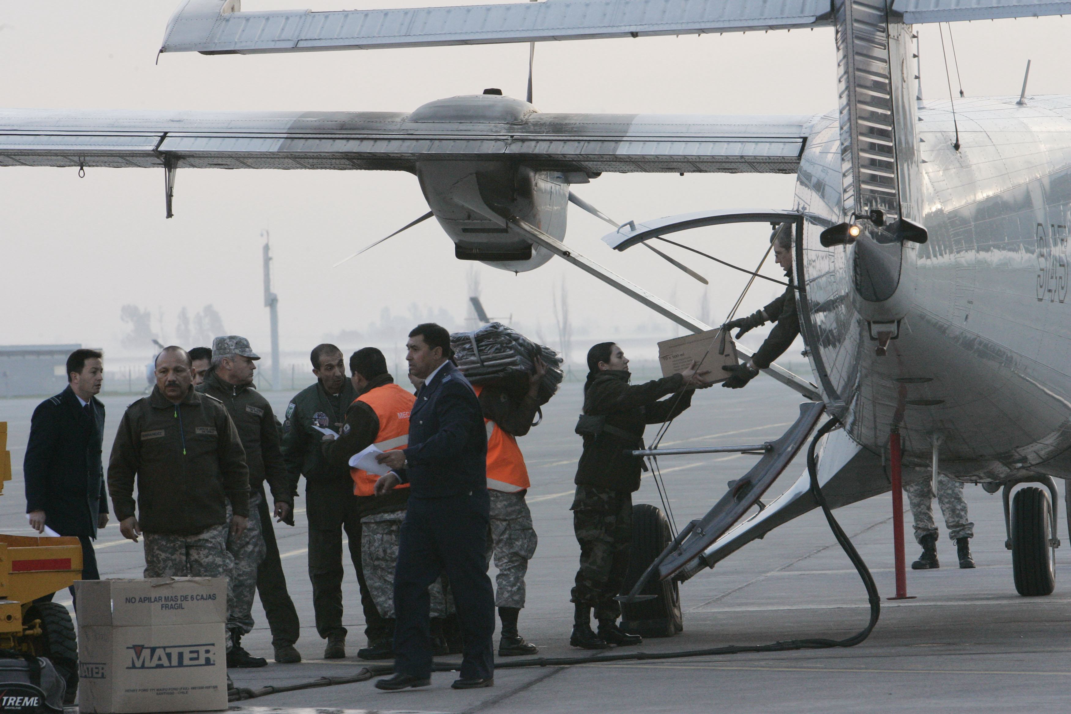 Συνετρίβη πολεμικό αεροπλάνο με 21 άτομα – Βρέθηκε το πτώμα μιας γυναίκας