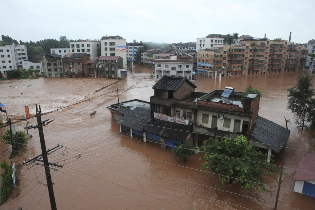 37 οι νεκροί από τις πλημμύρες στο Πεκίνο