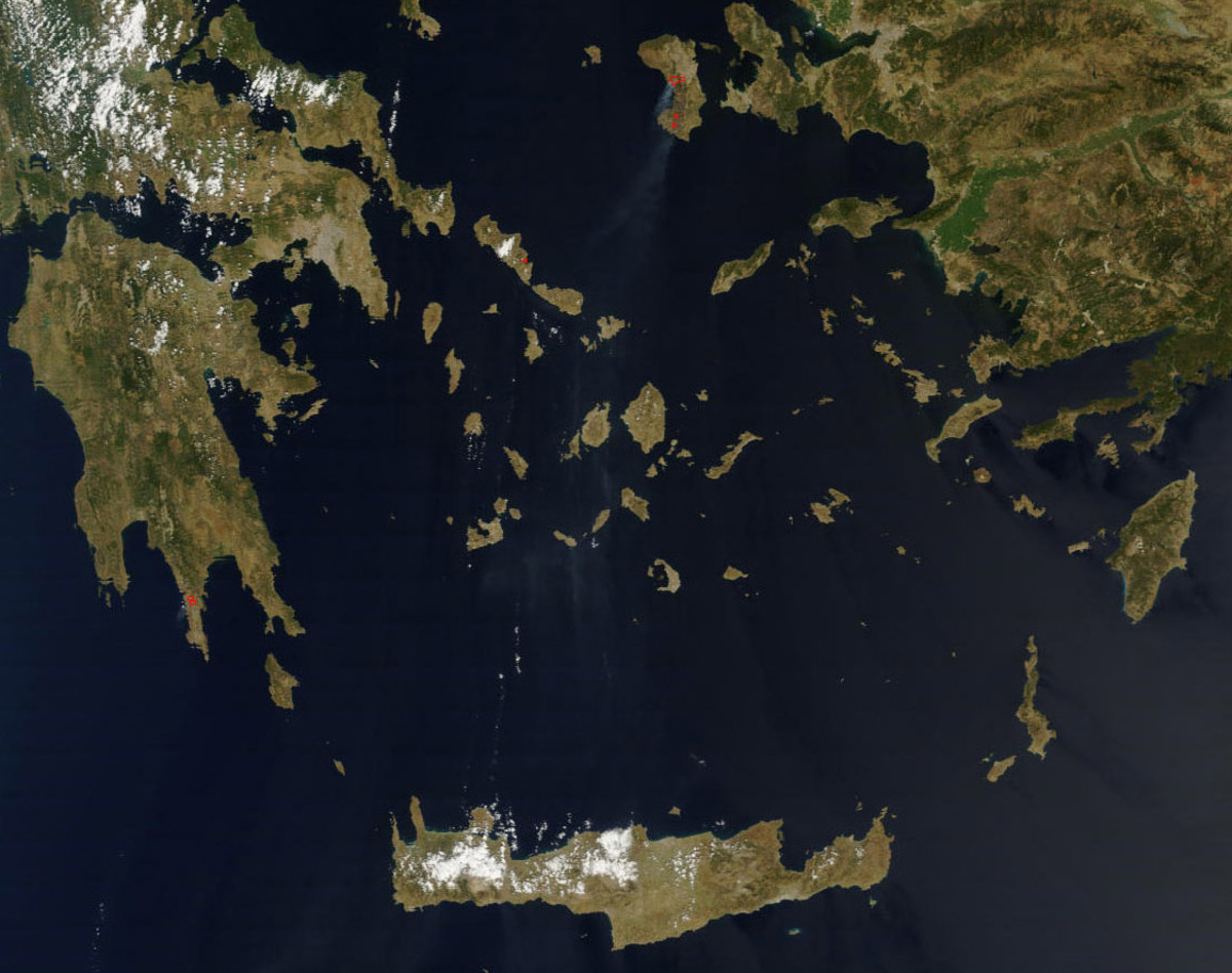 Δείτε στην ευθεία από τον δορυφόρο την πορεία του καπνού από την Χίο