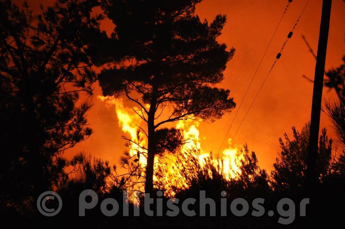Φωτιά στη Χίο! Δυο γυναίκες εγκλωβίστηκαν στις φλόγες! Μεταφέρονται στην Αθήνα με σοβαρά εγκαύματα! [pics – vid]