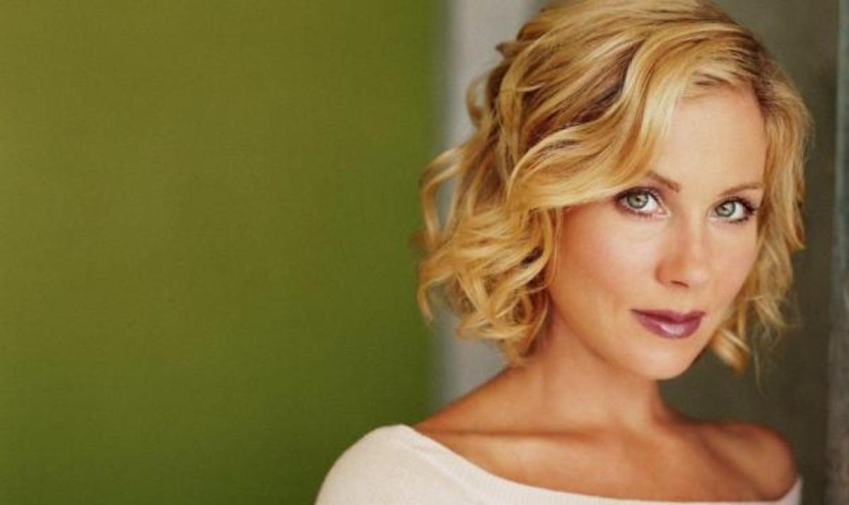 Μετά την Angelina Jolie, γνωστή ηθοποιός μιλά για τη διπλή μαστεκτομή και τη μάχη με τον καρκίνο!