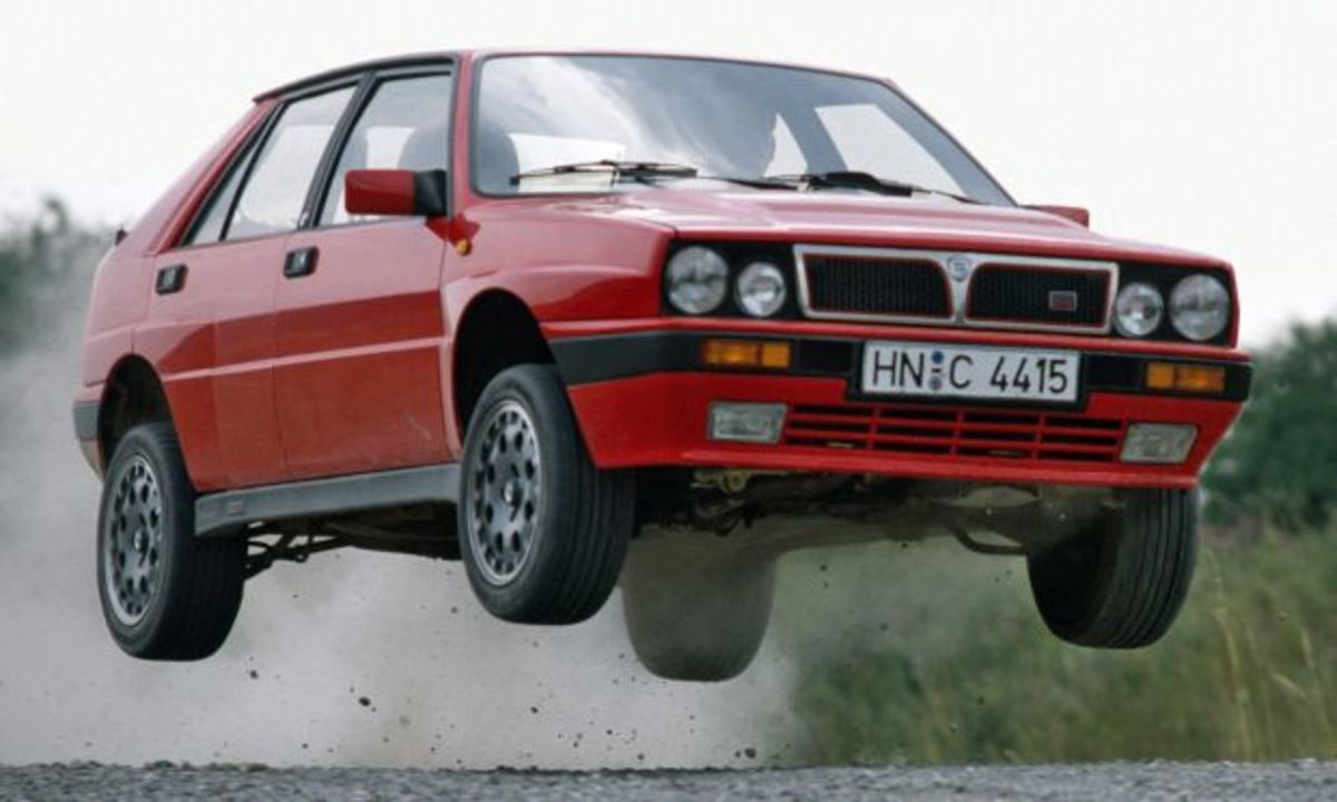 Lancia Delta HF Integrale: Το αυτοκίνητο θρύλος (VIDEO)