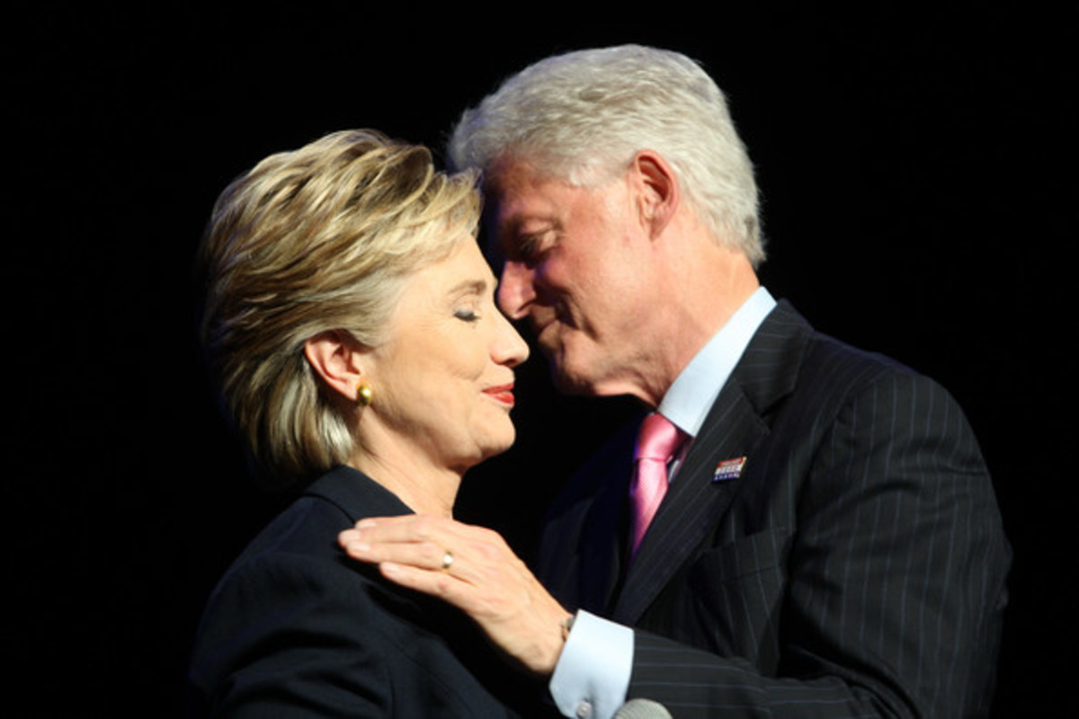«Μία ημέρα με τον Μπιλ» για να… ξεχρεώσει η Χίλαρι