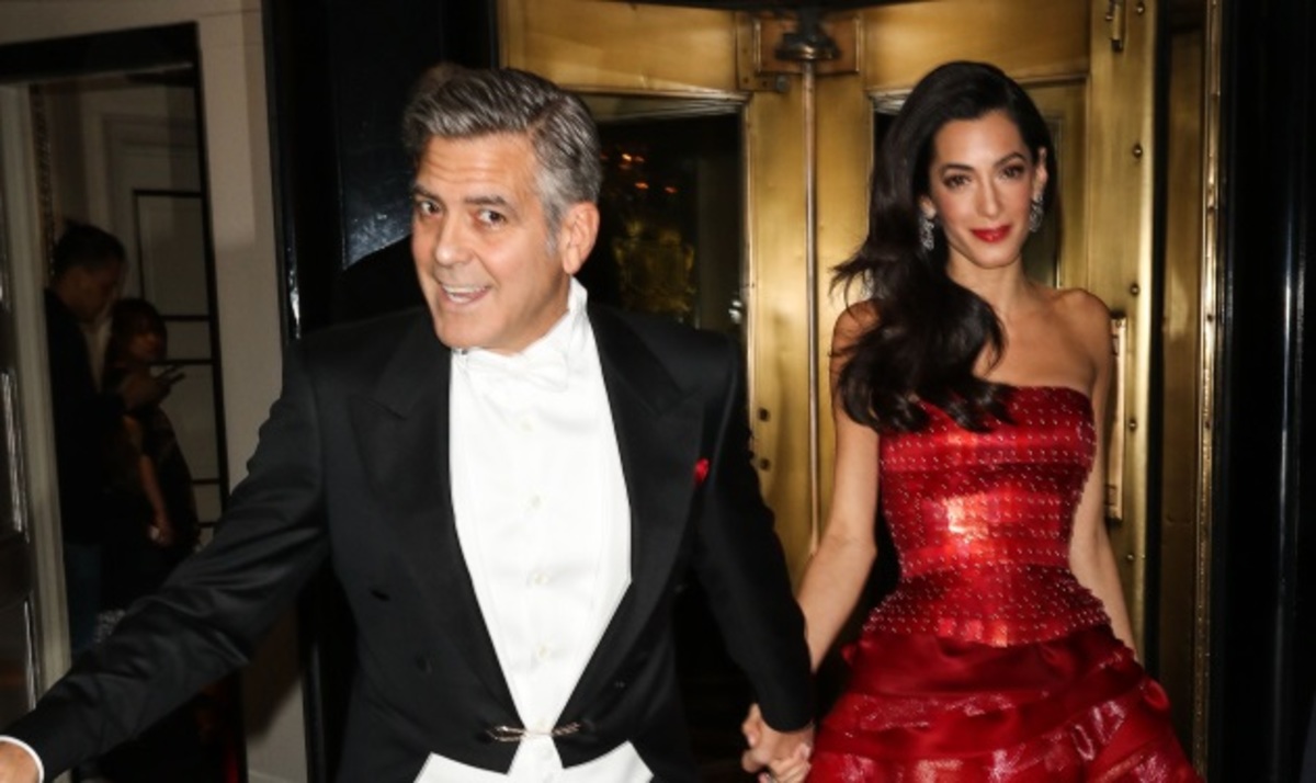 Mr and Mrs Clooney: Περπάτησαν πιασμένοι χέρι χέρι στο κόκκινο χαλί!