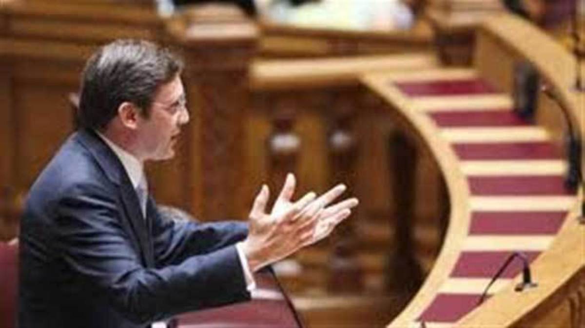 Έκκληση στον Κοέλιο για χαλάρωση της στάσης του απέναντι στην Ελλάδα
