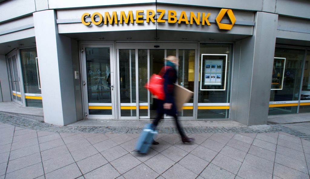 Η δεύτερη μεγαλύτερη γερμανική τράπεζα Commerzbank απολύει 10.000 υπαλλήλους!
