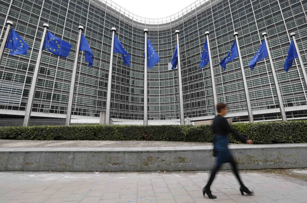 Αναβάλλεται η εφαρμογή της συμφωνίας ελευθέρου εμπορίου μεταξύ ΕΕ – Ουκρανίας μέχρι τα τέλη του 2015