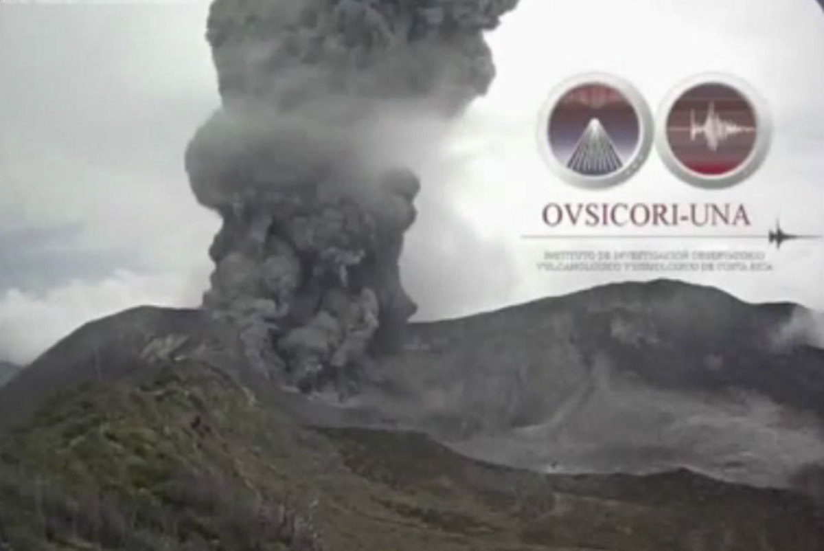 Έκρηξη ηφαιστείου στην Κόστα Ρίκα: “Έβρεξε” πέτρες και στάχτη! Εντυπωσιακό video