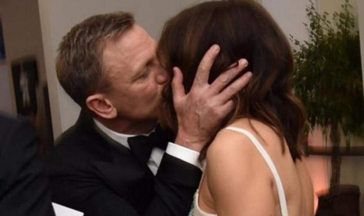 Daniel Craig: Ποια “βούτηξε” και φίλησε στην  πρεμιέρα του Spectre;