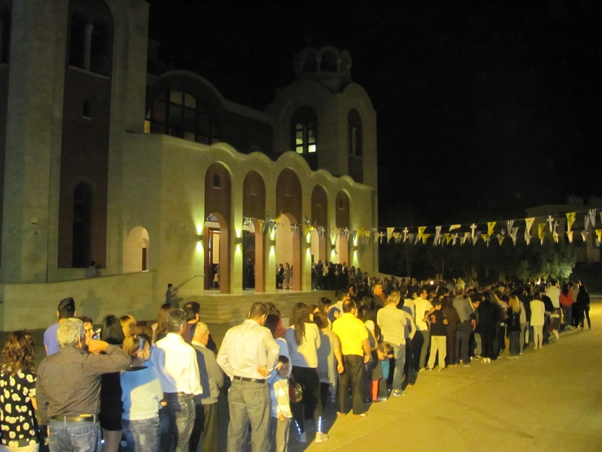 Ουρές πιστών στην Κύπρο για να προσκυνήσουν τον Άγιο Ανδρέα