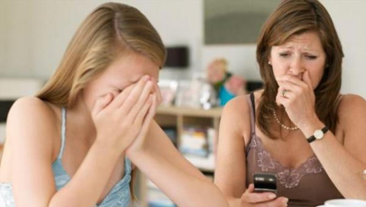 Ένας στους τέσσερις γονείς δεν μπορεί να ελέγξει τι βλέπει ή τι κάνει το παιδί του όταν βρίσκεται online