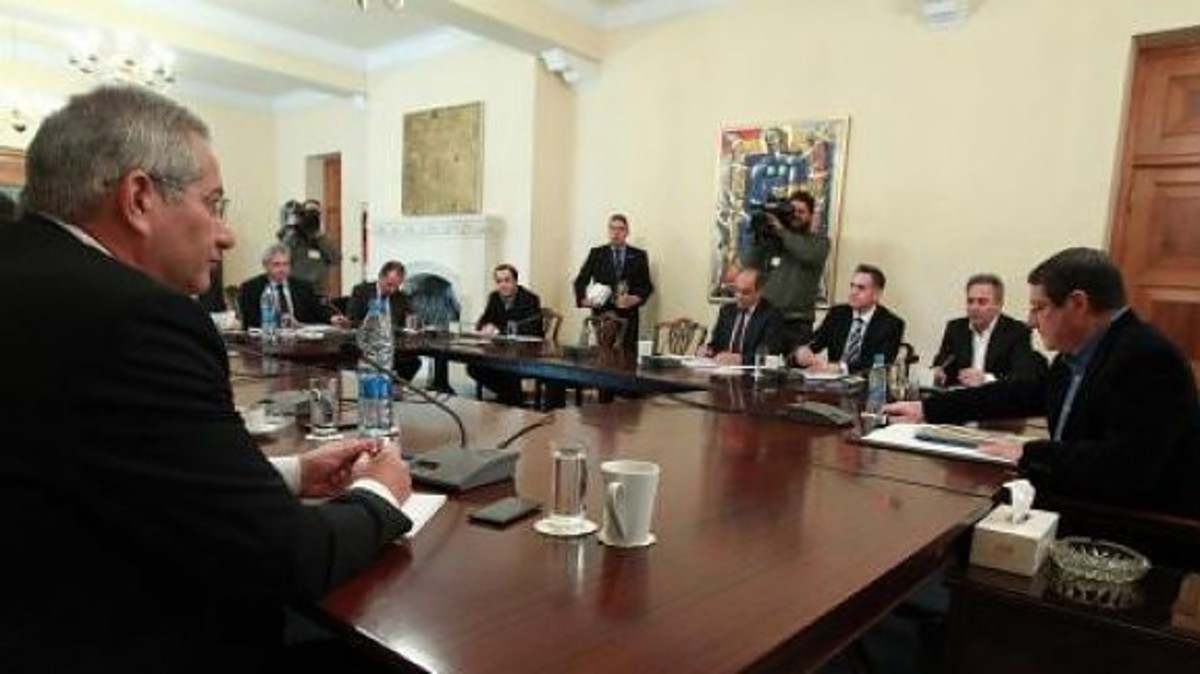 Κύπρος: Στον Νταβούτογλου μέσω Αθηνών οι προτάσεις Αναστασιάδη για αποκλιμάκωση της έντασης