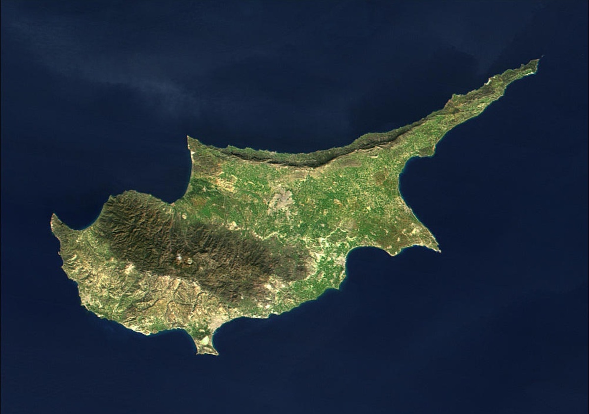 Να υπογράψουν Μνημόνιο με την τρόικα θέλουν οι Κύπριοι