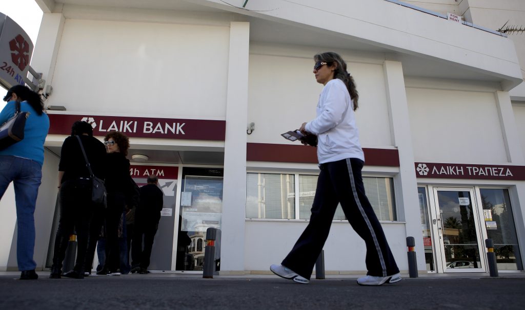 Οι αντιδράσεις των Κυπρίων μόλις μαθαίνουν για το “κούρεμα”