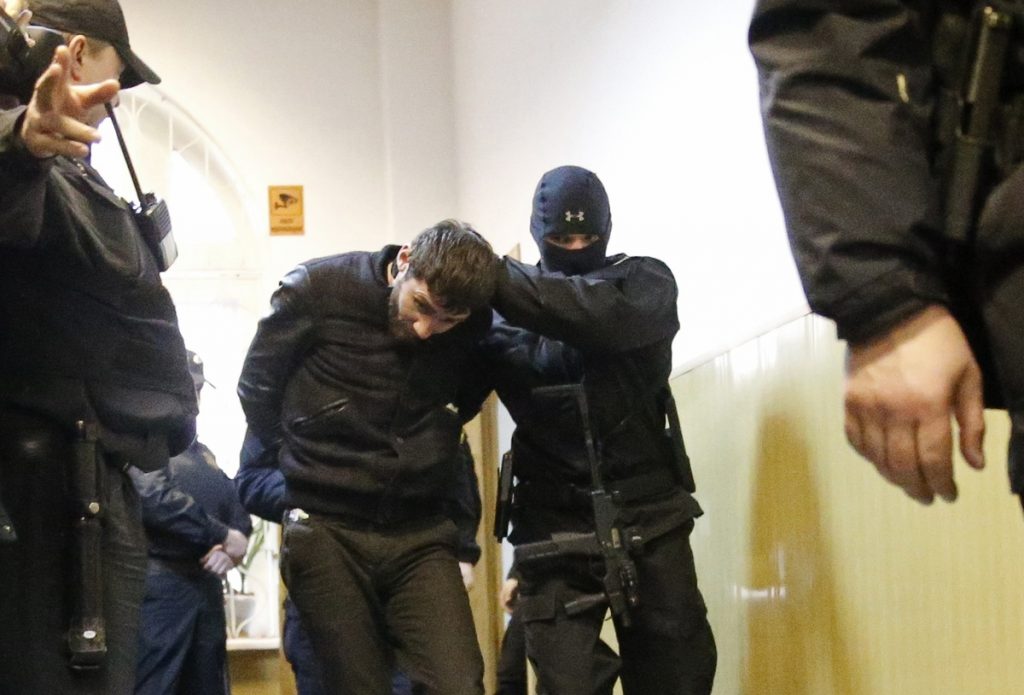 Υπόθεση Νεμτσόφ: Τον “σκότωσαν” στο ξύλο για να αποσπάσουν ομολογία