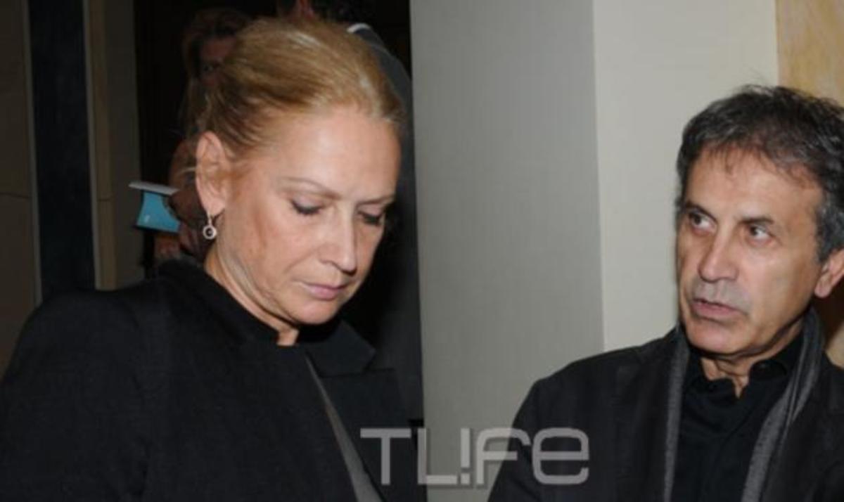 Γιώργος και Άννα Νταλάρα: Σε μια από τις σπάνιες βραδινές εξόδους στο θέατρο!