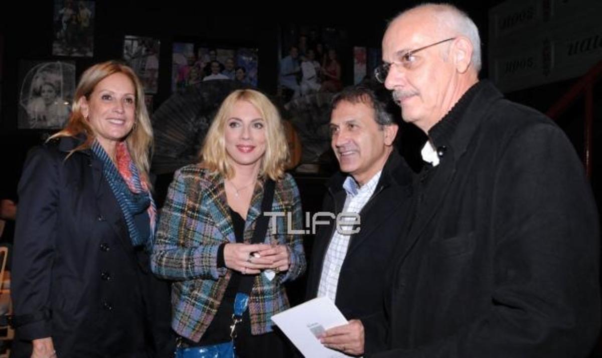Γιώργος & Άννα Νταλάρα: Βραδινή έξοδος στο θέατρο! Φωτογραφίες