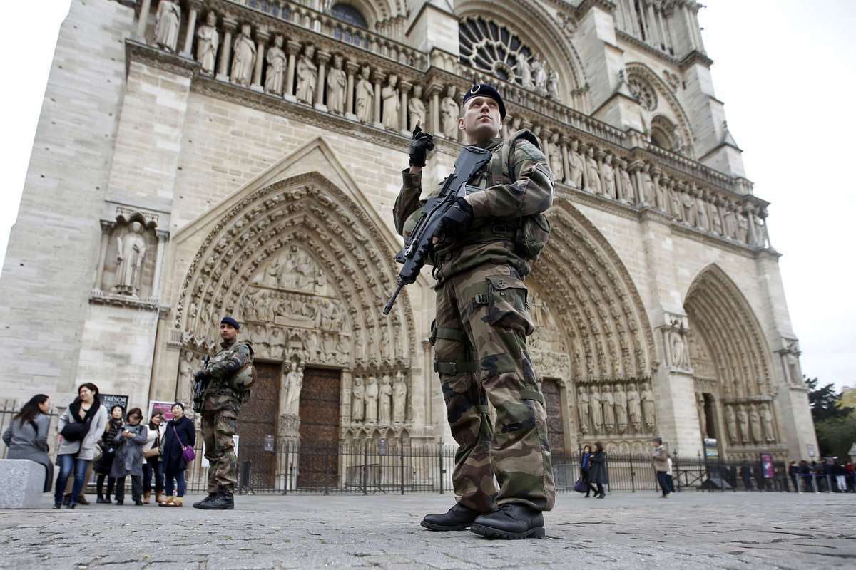 Ζευγάρι τρομοκρατών σχεδίαζε να ανατινάξει την Παναγία των Παρισίων;