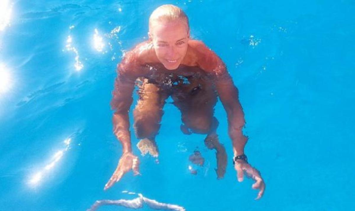 Πώς διατηρεί τη σιλουέτα της η σύζυγος του Γ. Βαρουφάκη