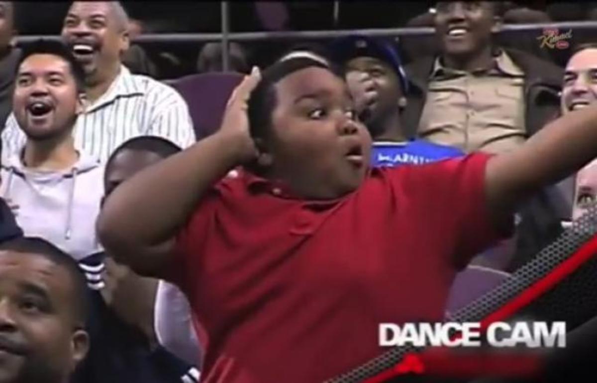 Θα γελάσετε πολύ! Νεαρός χορευτής-αστέρι μαγεύει το Youtube!