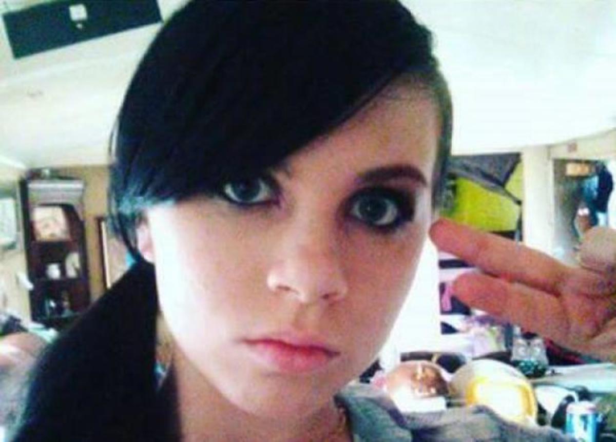 Σοκ από την 12χρονη  που αυτοκτόνησε “ζωντανά” στο facebook! – Πριν την είχε κακοποιήσει σεξουαλικά ο πατριός της!