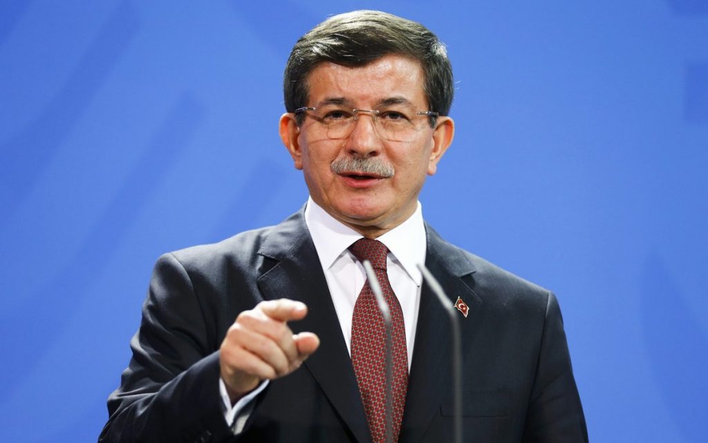 Νταβούτογλου: Δεν φταίει η Τουρκία για τη φυγή της Μπουμεντιέν