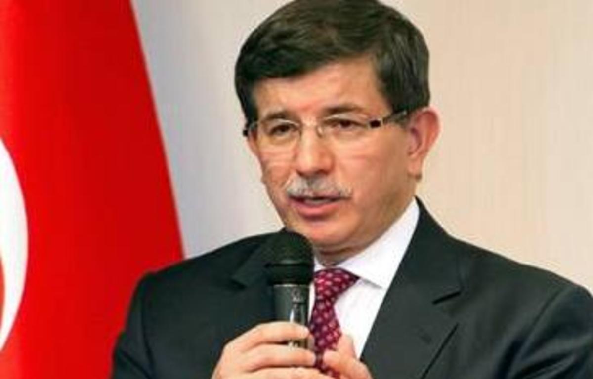 Ο Νταβούτογλου επισκέφθηκε το σπίτι του έλληνα που δολοφονήθηκε από νεοναζί