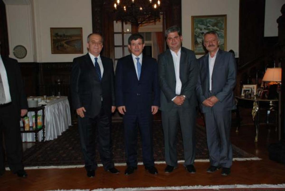 Ξυπνήστε! Η Θράκη χάνεται – Οι φωτογραφίες του Ζεϊμπέκ και η ανικανότητα των κομμάτων