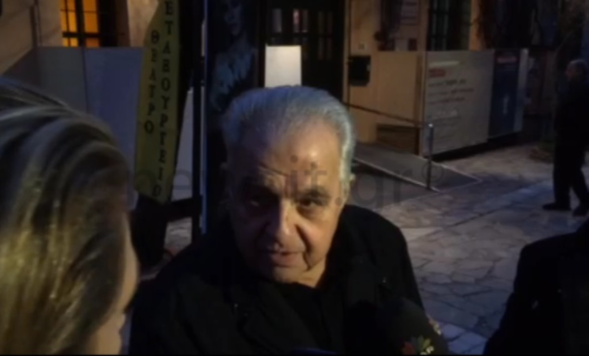 Φλαμπουράρης για Κηλαηδόνη